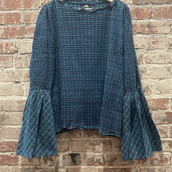 Petersyn Plaid Bell Sleeve Top Size Medium - Picture 4 of 10